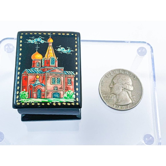 Vintage Black Lacquer Russian Folk Art Wooden Box - Size for Pills or Rings - Picture 7 of 10